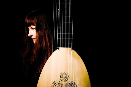 Mendialdua Music Agencia de promoción y producción musical. Diseño web Carmen Triviño